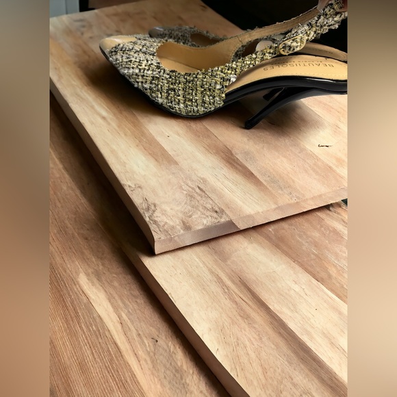 Beautiisoles
Women's Metallic Alice Pointed Toe Pump - Picture 6 of 7